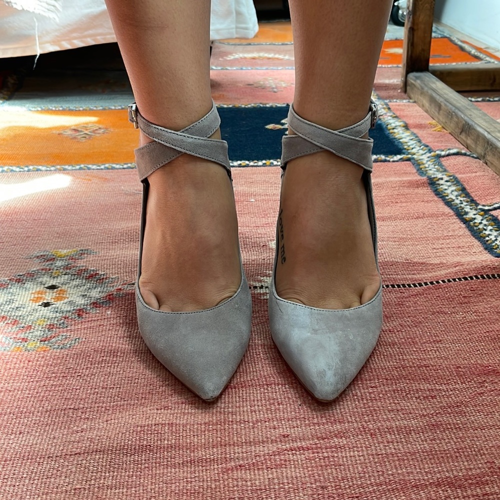Gianni Bini Grey suede closes toed heels! Worn once